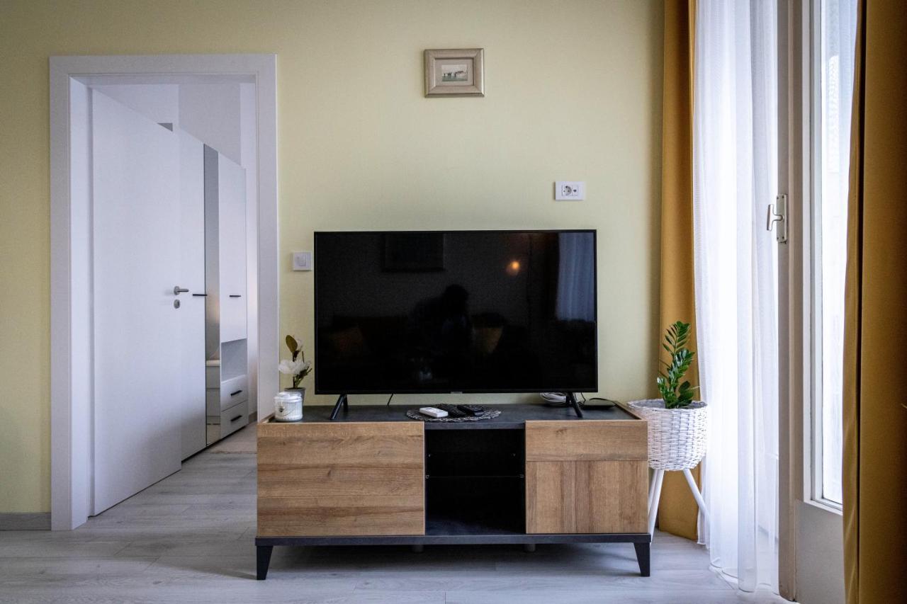 Apartman Deluxe Egle1 I Egle 2 Whit A Private Parking Zagreb